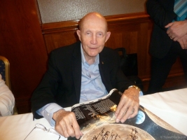 tom_stafford_signing_autographs