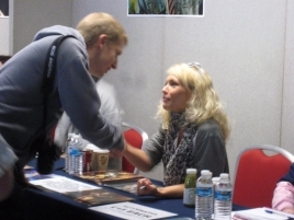 Myanna Buring Signing Autographs