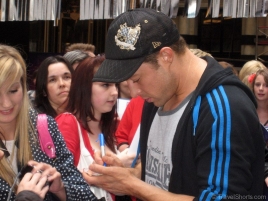 Duncan James signing autographs