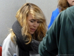 billie-piper-signing-autographs-at-collectormania-3