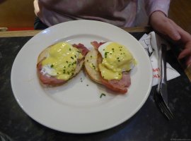 Florida Day 01 - 007 TGI Fridays at Manchester Airport