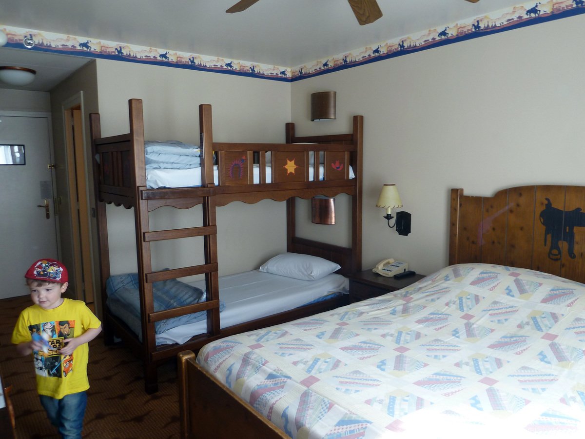 Disney S Hotel Cheyenne Review, Disneyland Hotels With Bunk Beds