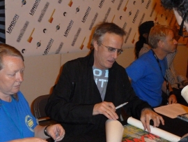 christopher-lambert-signing-autographs-01