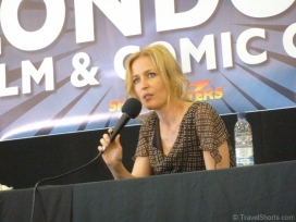 gillian-anderson-talk-at-lfcc-21