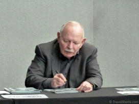 arthur-cox-signing-autographs