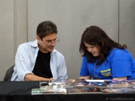 zach-galligan-signing-autographs-1